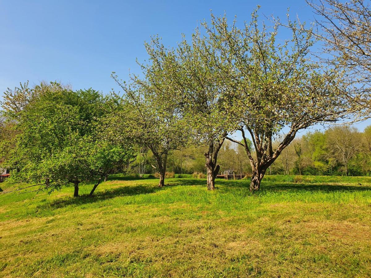 Moulin Du Pommier Glamping & Camping Saulgond Exterior foto